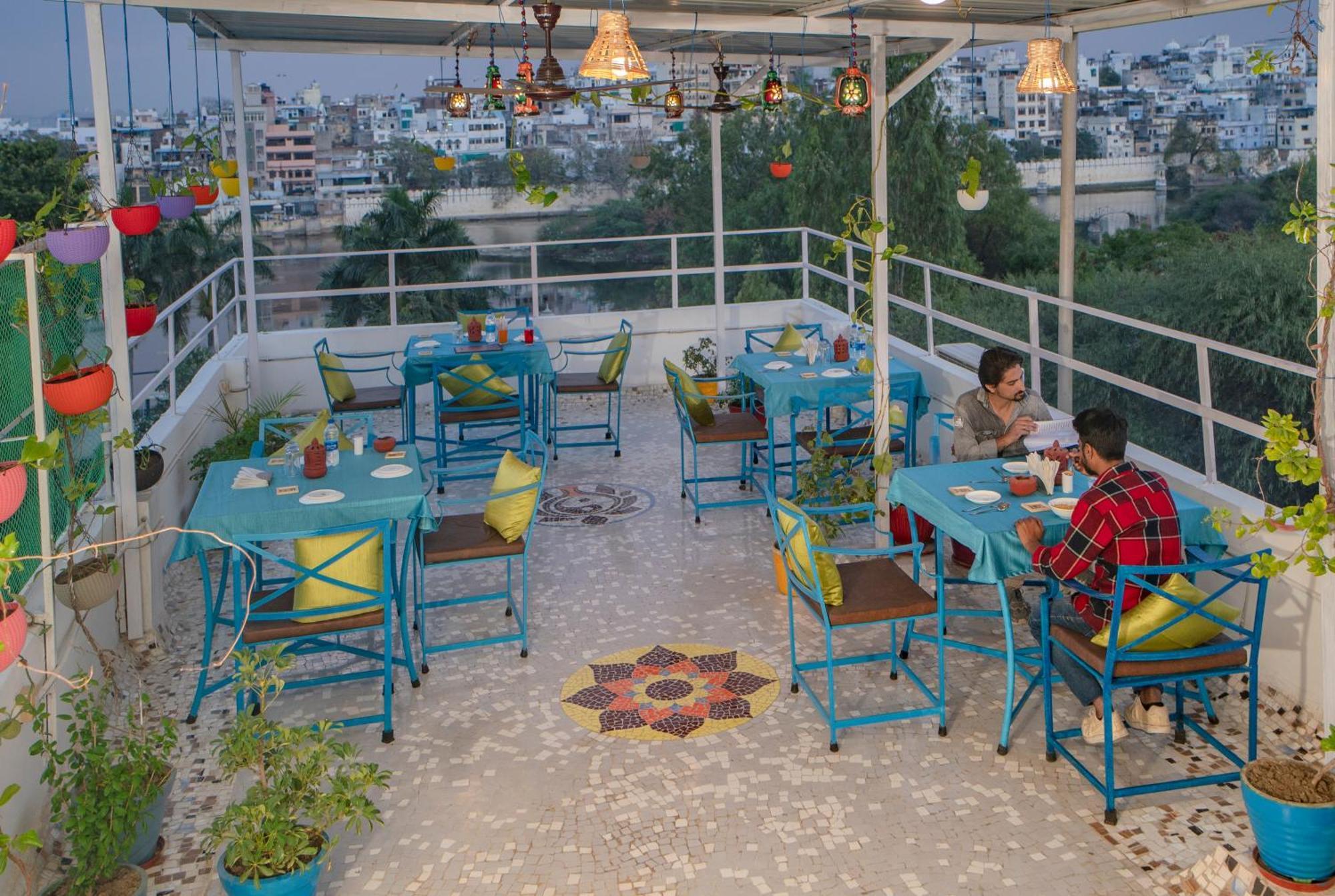 Soham Haveli Udaipur Vandrarhem Exteriör bild