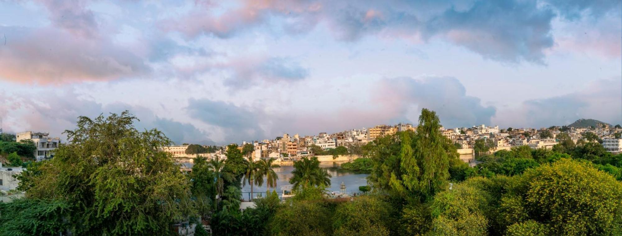 Soham Haveli Udaipur Vandrarhem Exteriör bild